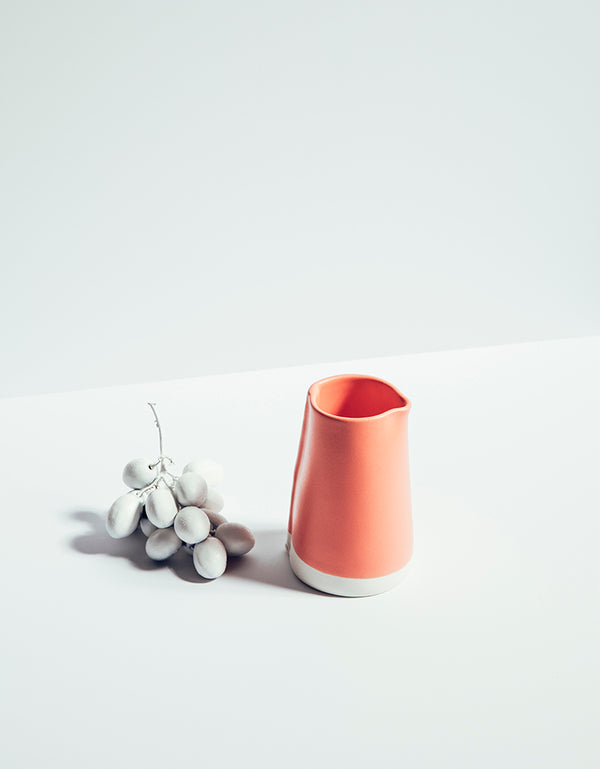 Porceclain Satin Creamer / Pot à lait Porcelaine