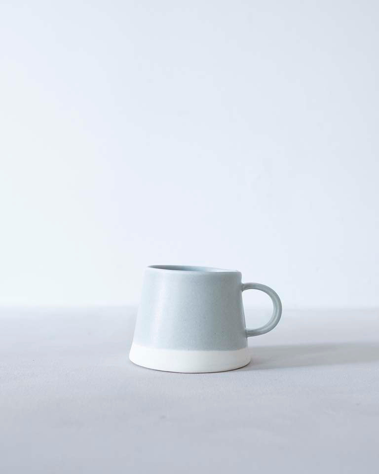 Porceclain Tapered Mug / Chope Porcelaine